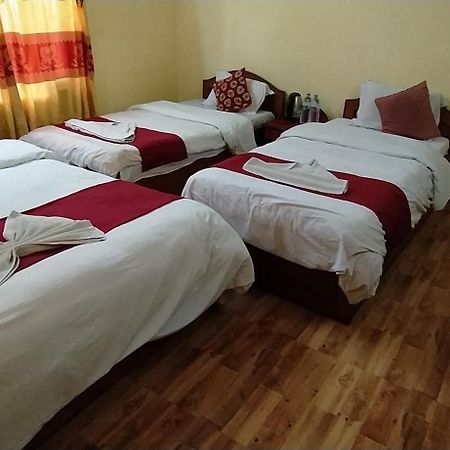 פוקהרה Hotel Plaza Nepal מראה חיצוני תמונה