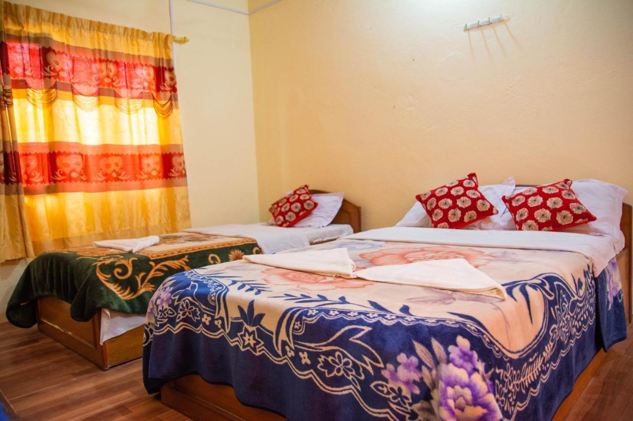 פוקהרה Hotel Plaza Nepal מראה חיצוני תמונה
