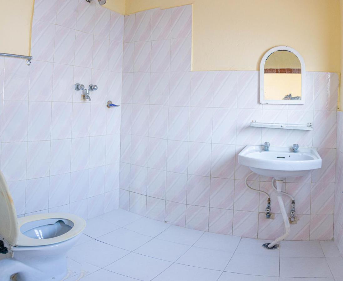 פוקהרה Hotel Plaza Nepal מראה חיצוני תמונה
