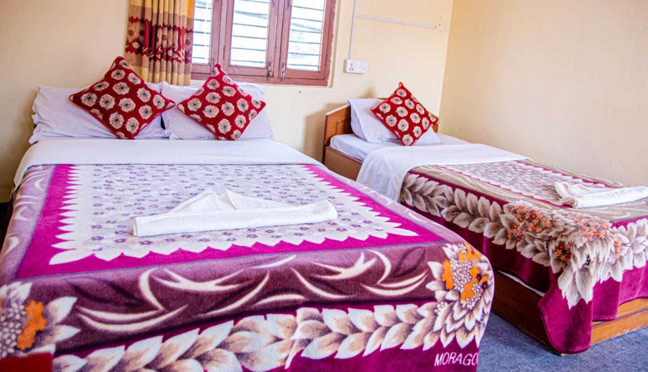פוקהרה Hotel Plaza Nepal מראה חיצוני תמונה