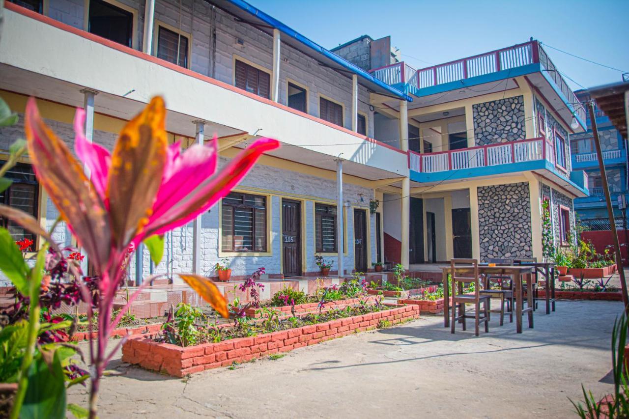 פוקהרה Hotel Plaza Nepal מראה חיצוני תמונה