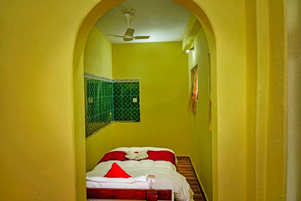 פוקהרה Hotel Plaza Nepal מראה חיצוני תמונה