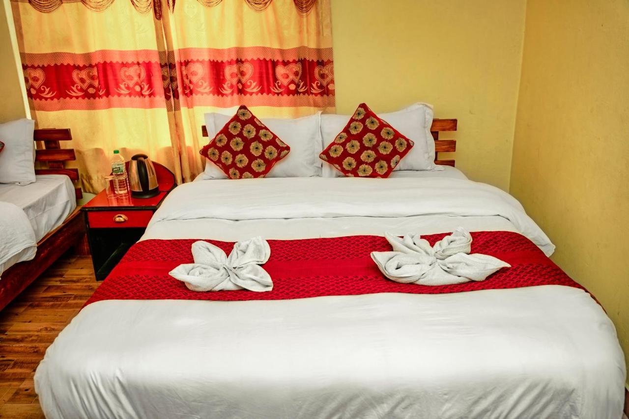 פוקהרה Hotel Plaza Nepal מראה חיצוני תמונה